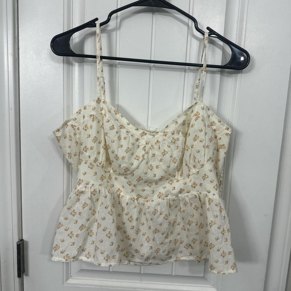 American Eagle  floral boho crop cami top. Vintage inspired florals. XL